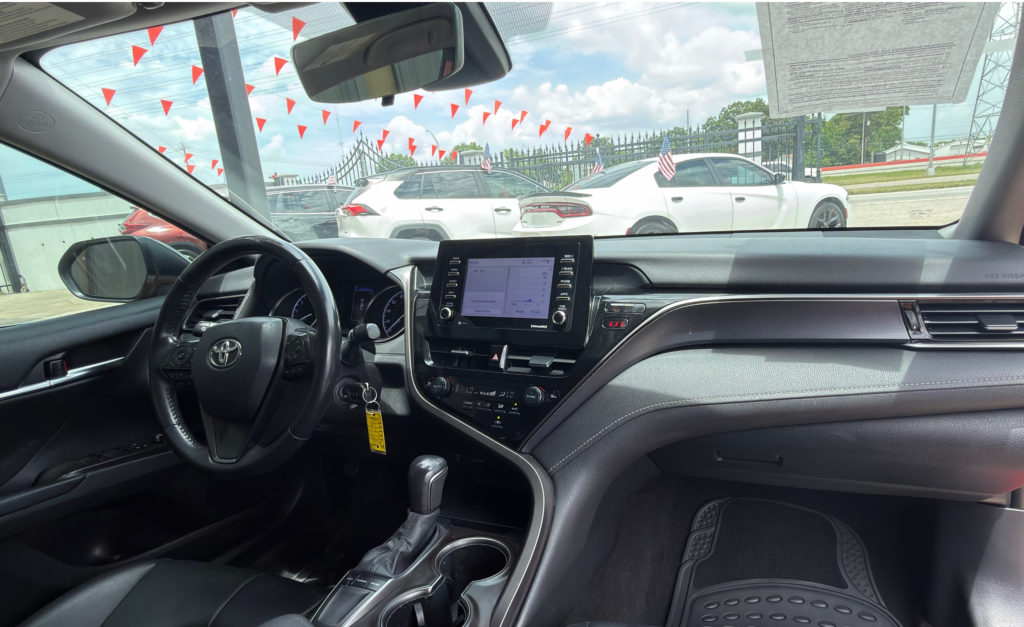 TOYOTA CAMRY SE