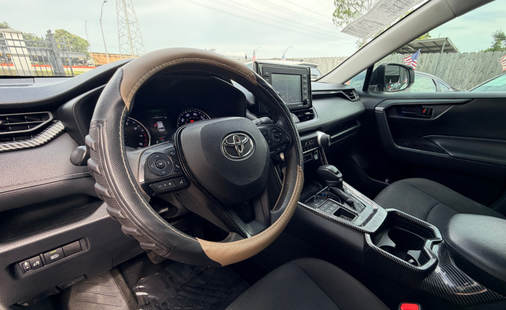 TOYOTA RAV4 LE