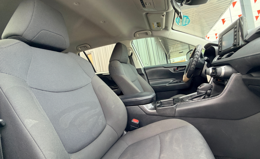 TOYOTA RAV4 LE