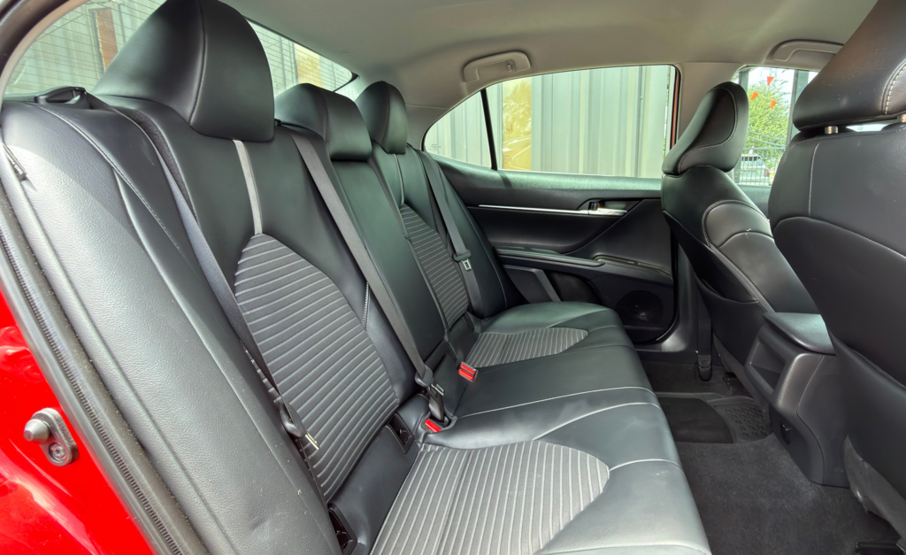 TOYOTA CAMRY SE