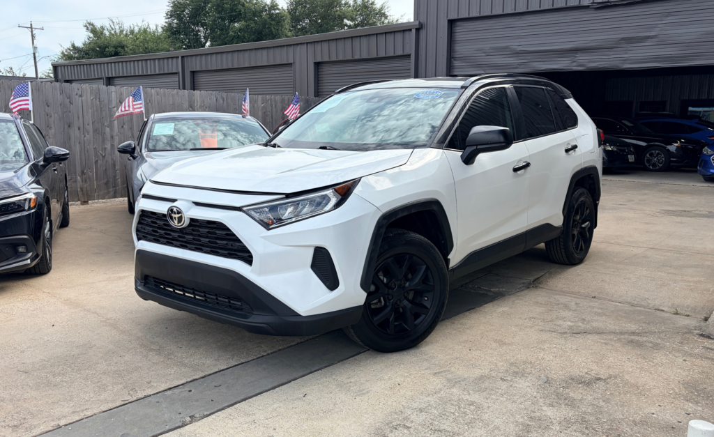 TOYOTA RAV4 LE
