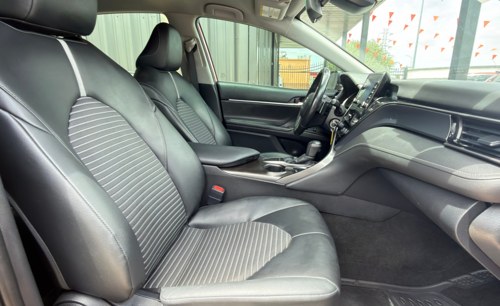 TOYOTA CAMRY SE